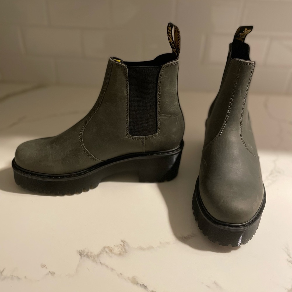 Dr. Martens rometty Wyoming leather platform Chelsea boots